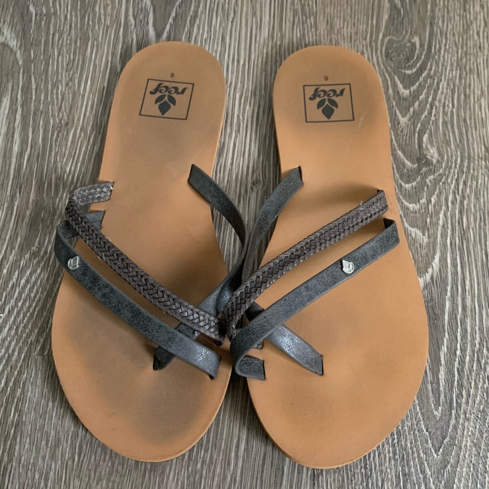 Reef black strap flip flops